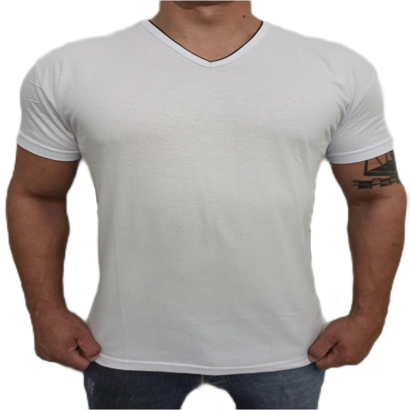 Camiseta Masculina Lisa Gola V Slim Fit - BrazilStory